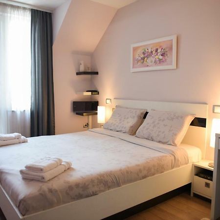 Derelli Deluxe And Derelli Adorable Apartments Σόφια Εξωτερικό φωτογραφία