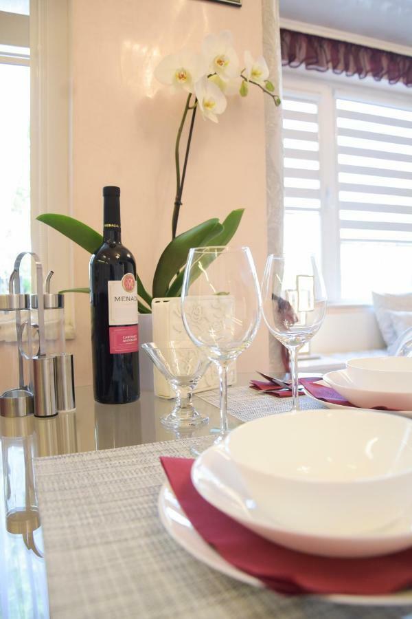 Derelli Deluxe And Derelli Adorable Apartments Σόφια Εξωτερικό φωτογραφία